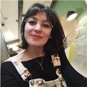 Profesora de francés, apta para todas las edades y todos los niveles.